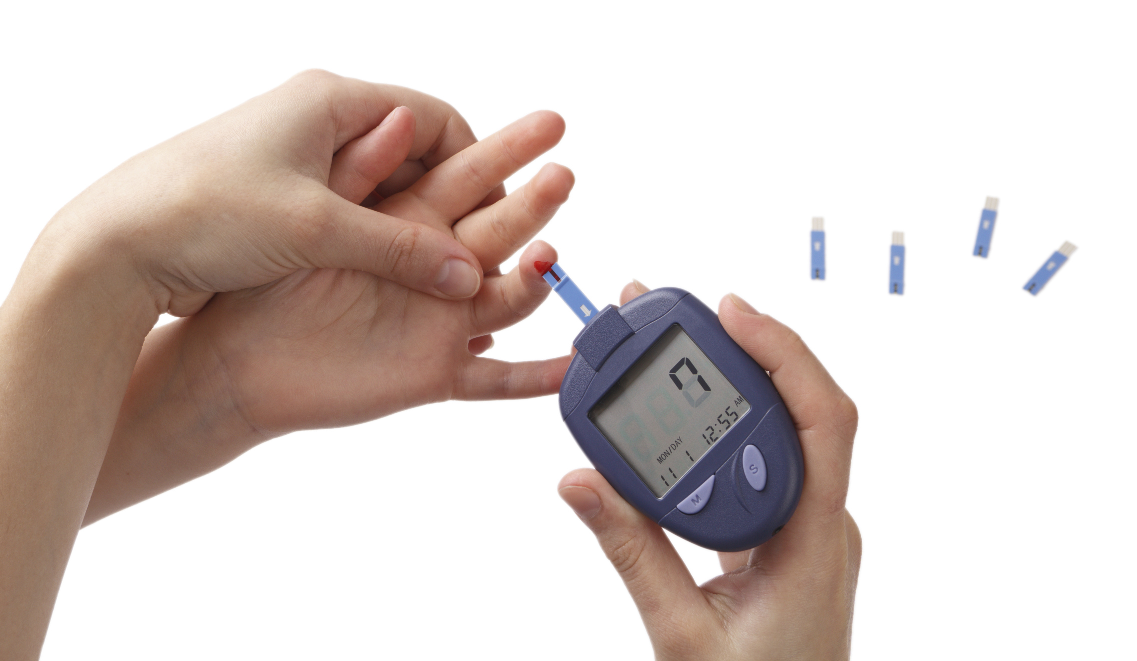 Исцеление диабета. Сахарный диабет 1 типа глюкометр. Глюкометры для детей. Сахарный диабет у детей. Измерение сахара в крови глюкометром.