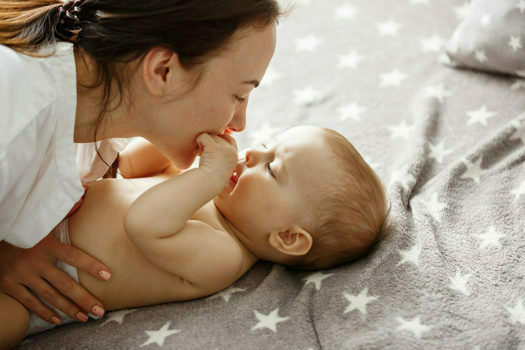 قبلة الرضع والأطفال