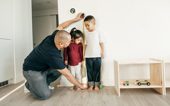 في أي سن يتوقف الطول عند الذكر والأنثى؟ وهل هناك إمكانية زيادته؟