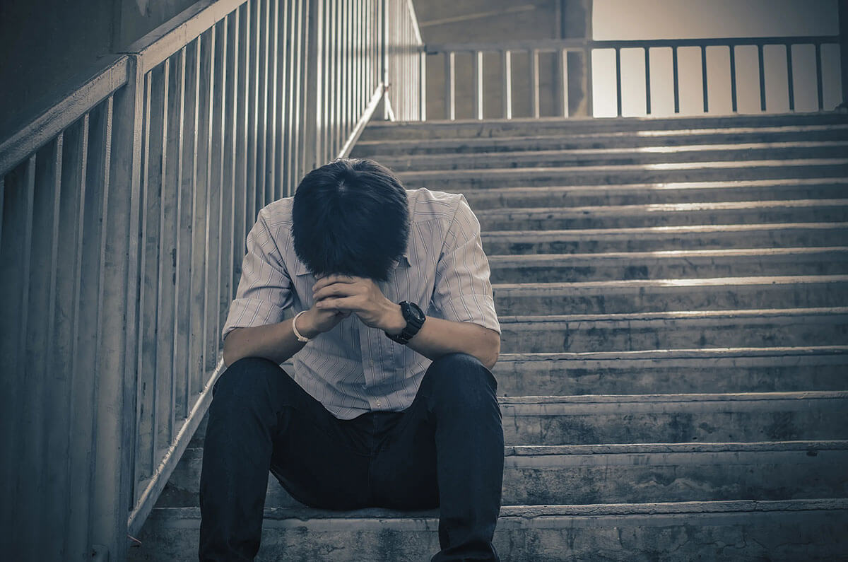 اكتئاب أم حزن؟ كيف أستطيع التفريق بينهما؟ - منصة شفاء