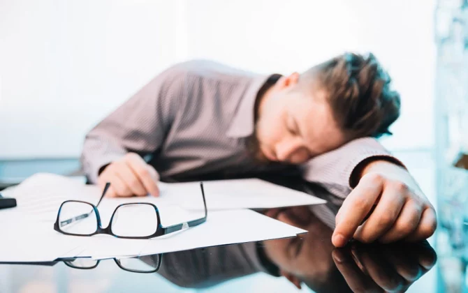 العمل في رمضان: 6 نصائح طبية من أجل صيام بلا تعب! 