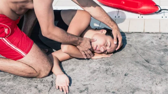 الوقاية من بلع اللسان